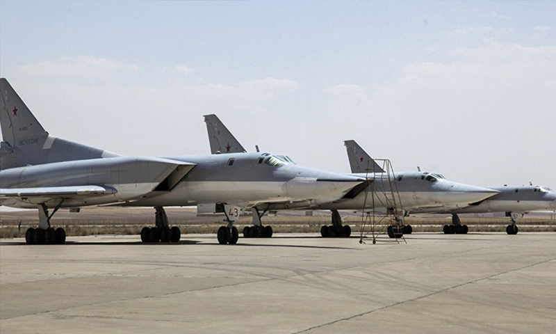 طائرات روسية في قاعدة همدان الإيرانية_15 آب_ (تسنيم للأنباء)