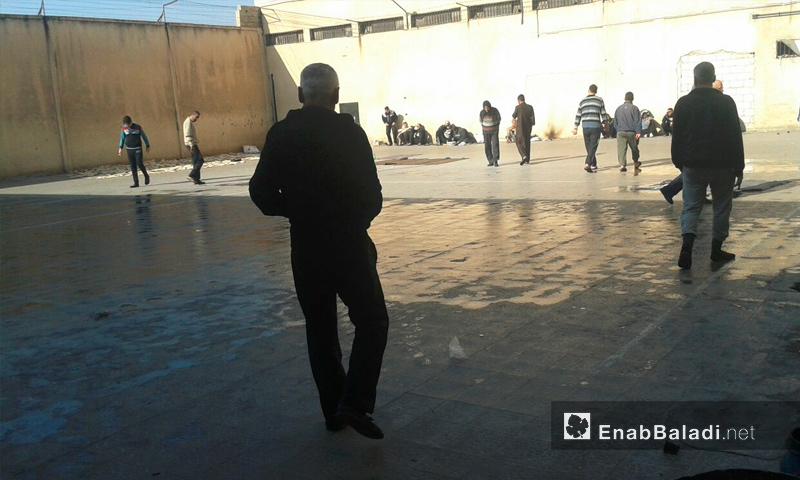 تعبيرية: معتقلون داخل سجن حماة المركزي - 4 كانون الأول 2016 (عنب بلدي)