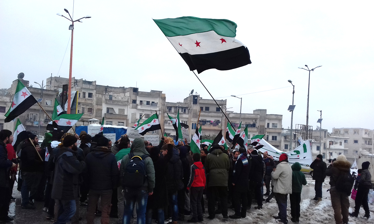 مظاهرة تدعو الفصائل للتوحد والتأكيد على الاستمرار في الثورة ضد النظام السوري وحلفائه- الجمعة 23 كانون الأول (عنب بلدي)