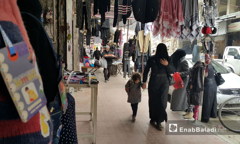 أسواق مدينة دوما في الغوطة الشرقية - السبت 24 كانون الأول 2016 (عنب بلدي)