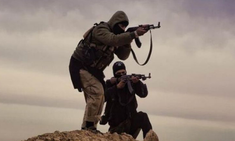 مقاتلين من تنظيم الدولة الإسلامية في ريف حمص_(انترنت)