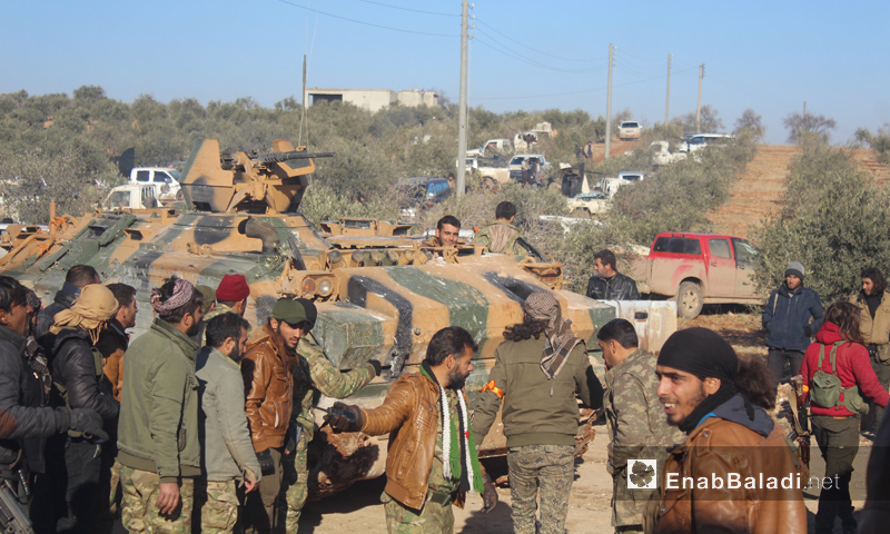 عناصر من "الجيش الحر" في محيط مدينة الباب- الاثنين 19 كانون الأول (عنب بلدي)