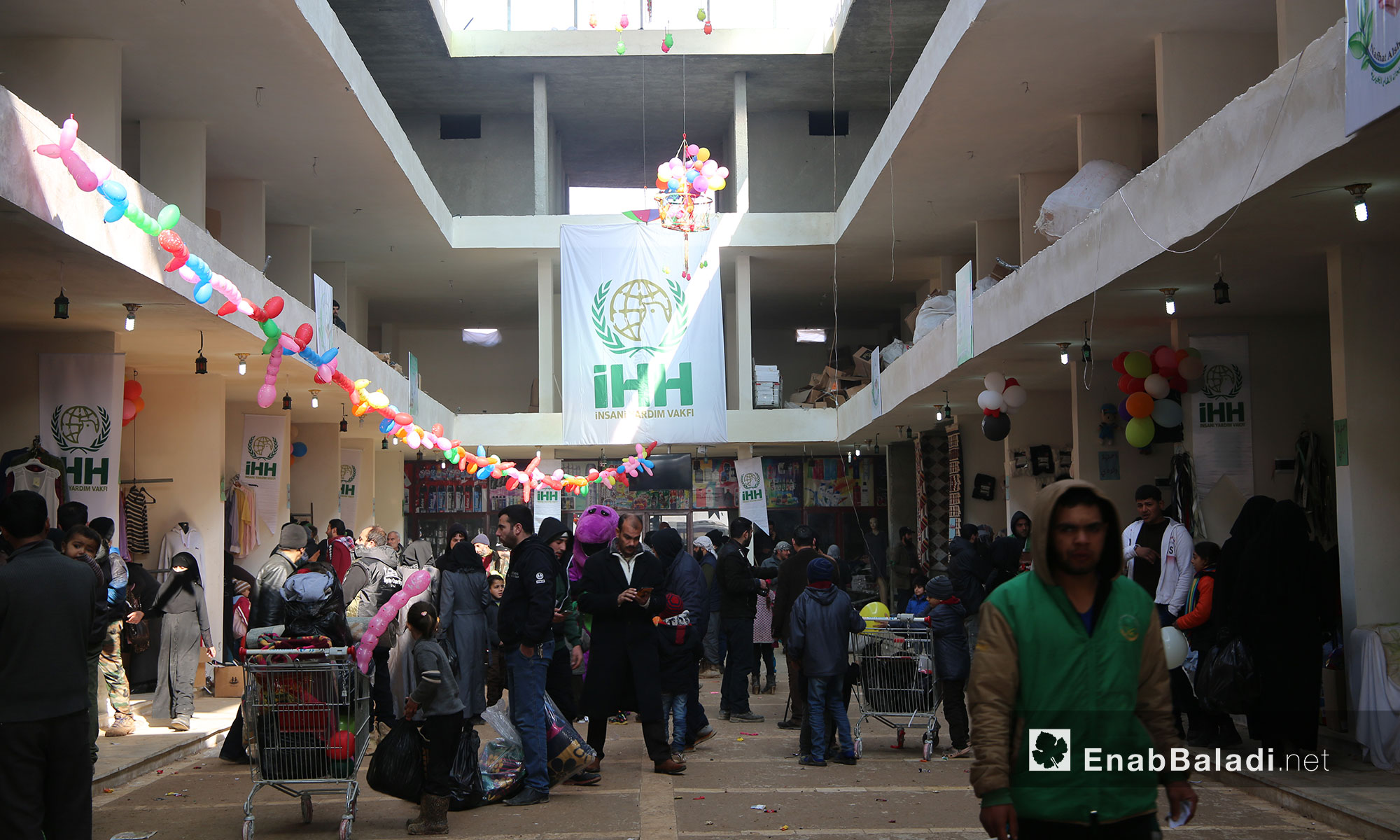 سوق الدانا الخيري بريف إدلب - 19 كانون الثاني 2017 (عنب بلدي)