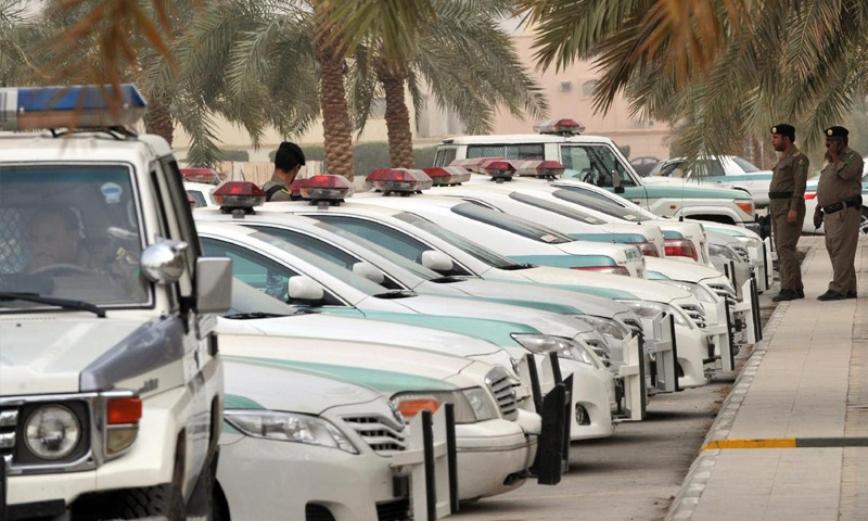 تعبيرية: عناصر وسيارات شرطة سعودية (إنترنت)