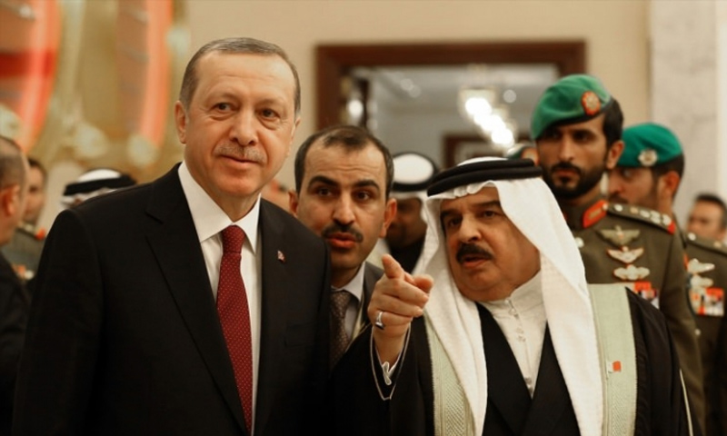 الرئيس التركي رجب طيب أردوغان مع ملك البحرين_12 شباط_(الأناضول)