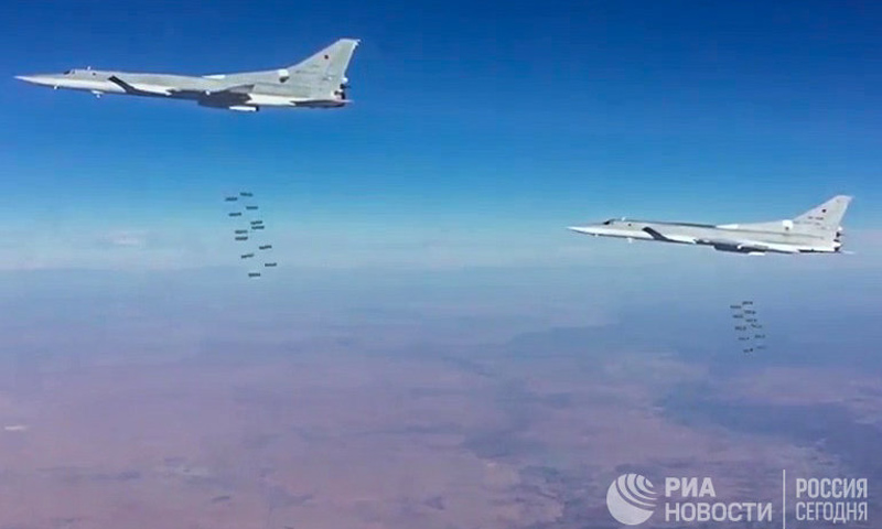 طيران روسي يقصف مواقع لتنظيم الدولة في دير الزور 1شباط (AP)
