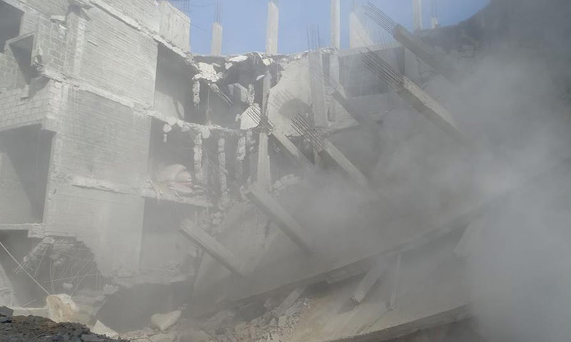 انهيار مبنى في حي القابون الدمشقي جراء غارات جوية- الخميس 2 شباط (ناشطون)