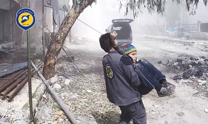 أثناء قصف الطيران الحربي على مدن الغوطة الشرقية- 8 آذار -(الدفاع المدني)