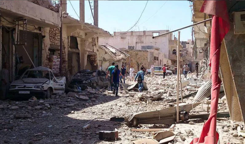 آثار القصف على مدينة الرقة كانون الأول 2016 _(انترنت)