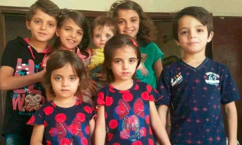 أطفال عائلة السايح، من ضمن ضحايا مجزرة حي القصور في إدلب - 15 آذار 2017 (فيس بوك)