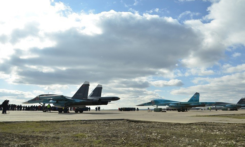أرشيفية- طائرات حربية روسية في قاعدة "حميميم" (فيس بوك)