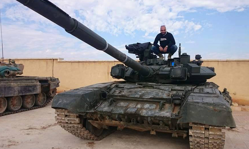 دبابة T90 في مطار النيرب العسكري في حلب- الخميس 26 تشرين الثاني (فيس بوك)