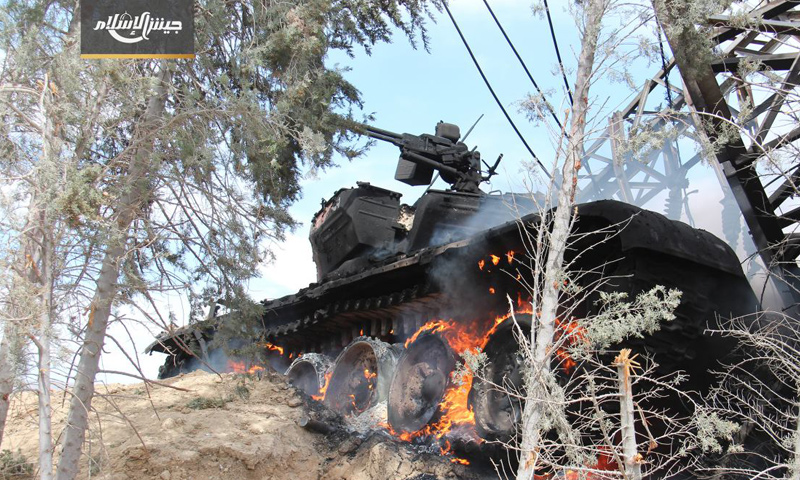 دبابة من نوع t72 دمرها مقاتلو جيش الإسلام على جبهة حوش الضواهرة شرق دمشق - 12 نيسان - (جيش الإسلام)
