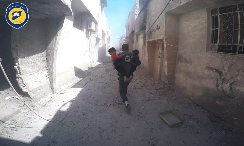 آثار القصف على مدينة دوما في الغوطة الشرقية - 16 نيسان 2017 (الدفاع المدني)