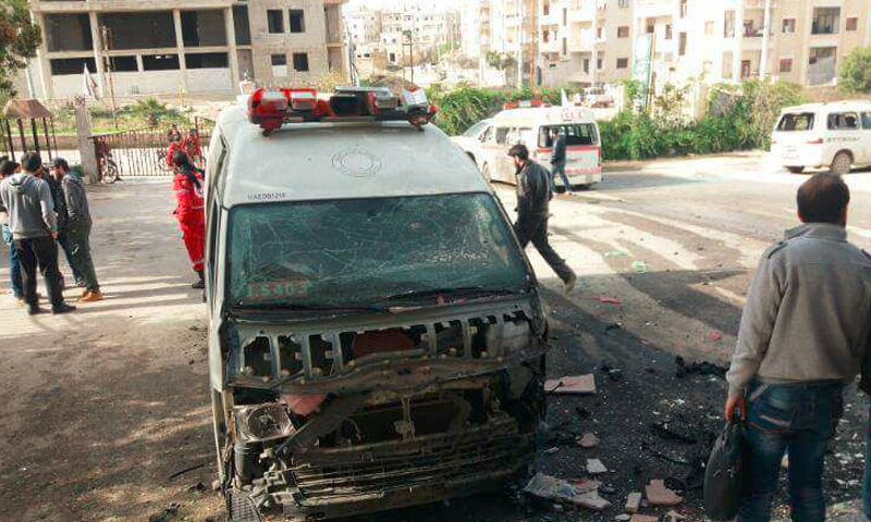 انفجار قرب مبنى "الهلال الأحمر" في إدلب - 13 نيسان 2017 (فيس بوك)