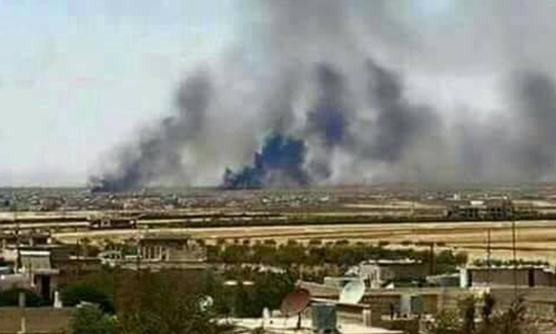 صورة تداولها ناشطون لأدخنة في سماء مطار "الثعلة"- الاثنين 17 نيسان (فيس بوك)