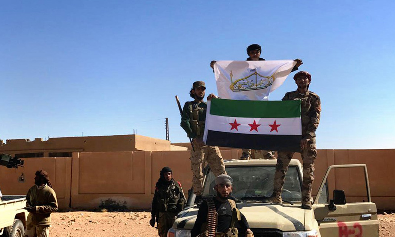 مقاتلون من "جيش أسود الشرقية" في منطقة العليانية في البادية السورية- الخميس 20 نيسان (تويتر)