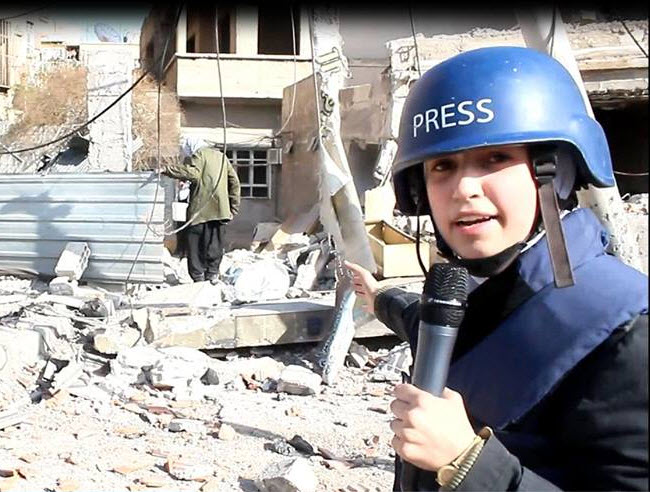 الناشطة السورية سمارة القوتلي في تقرير لقناة الجزيرة من الغوطة الشرقية (يوتيوب الجزيرة)