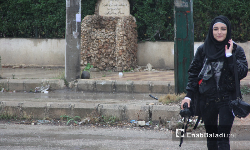 الصحفية جودي عرش- مراسلة عنب بلدي في حي الوعر الحمصي (عنب بلدي)