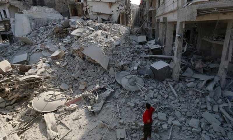 آثار قصف التحالف الدولي على مدينة دير الزور شرق سوريا - كانون الأول 2016 - (انترنت)
