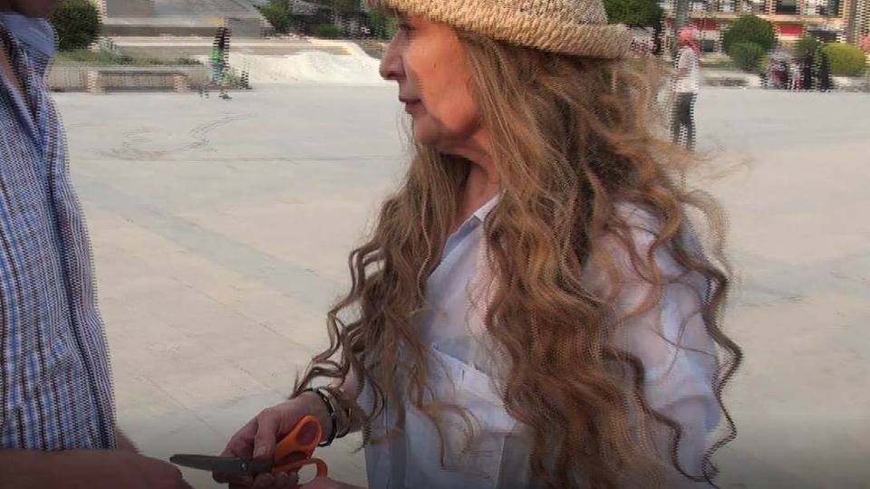 الممثلة رغدة في ساحة سعد الله الجابري - 12 حزيران 2017 (صفحات موالية للنظام السوري في فيس بوك)