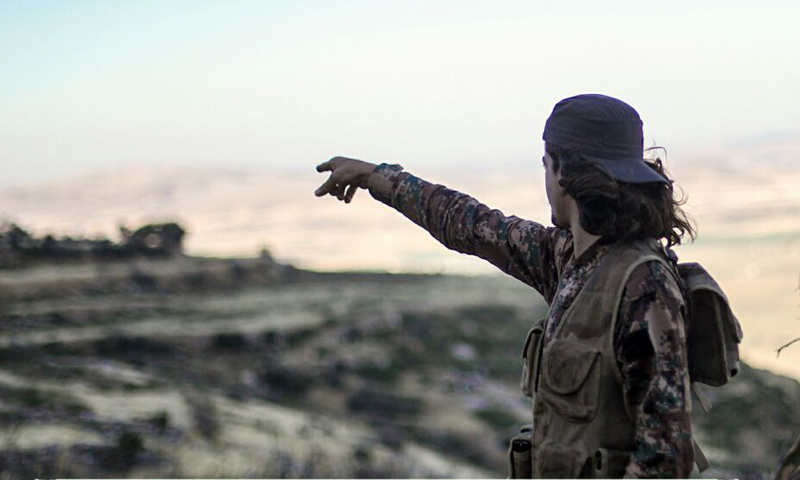 مقاتل من حركة أحرار الشام الإسلامية في سهل الغاب بريف حماة الغربي- (أحرار الشام)