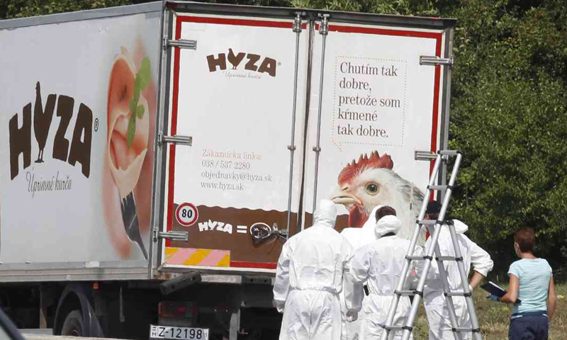 العثور على "شاحنة الموت" في النمسا - آب 2015 - (انترنت)