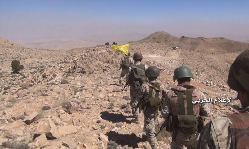 عناصر من حزب الله اللبناني خلال العمليات العسكرية ضد فصائل المعارضة في جرود عرسال - 23 تموز 2017 - (الإعلام الحربي)