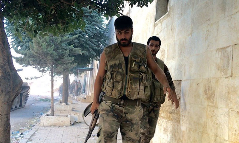 عناصر من قوات الأسد على الجبهات العسكرية في ريف حلب الشرقي - كانون الثاني 2017 - (سبوتنيك )