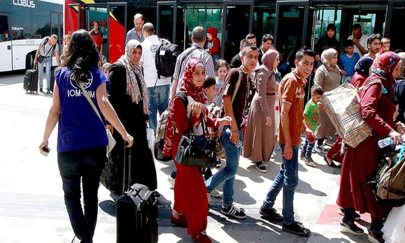 دفعة من اللاجئين السوريين وصلوا إلى العاصمة مدريد - تموز 2017 - (أنسا)