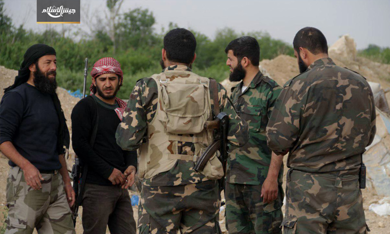 قادة من فصيل جيش الإسلام على الجبهات العسكرية في حوش الضواهرة في الغوطة الشرقية - (جيش الإسلام)