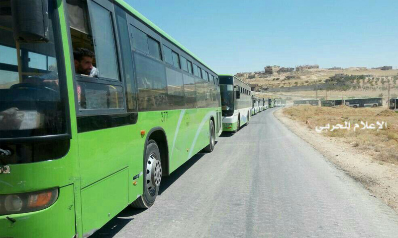 الحافلات التي ستنقل فصيل سرايا أهل الشام إلى القلمون الشرقي - 14 آب 2017 - (الإعلام الحربي)