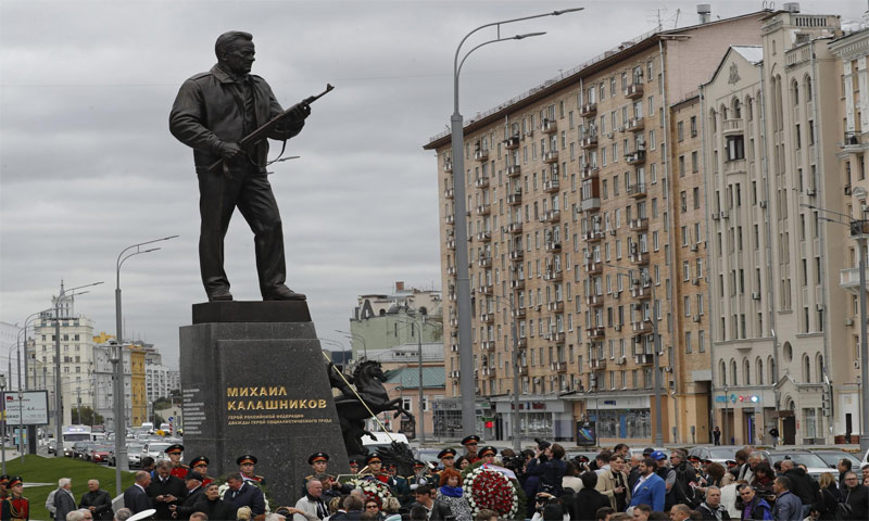 تمثال كلاشينكوف في موسكو- 19 أيلول 2017 ( Ansa)