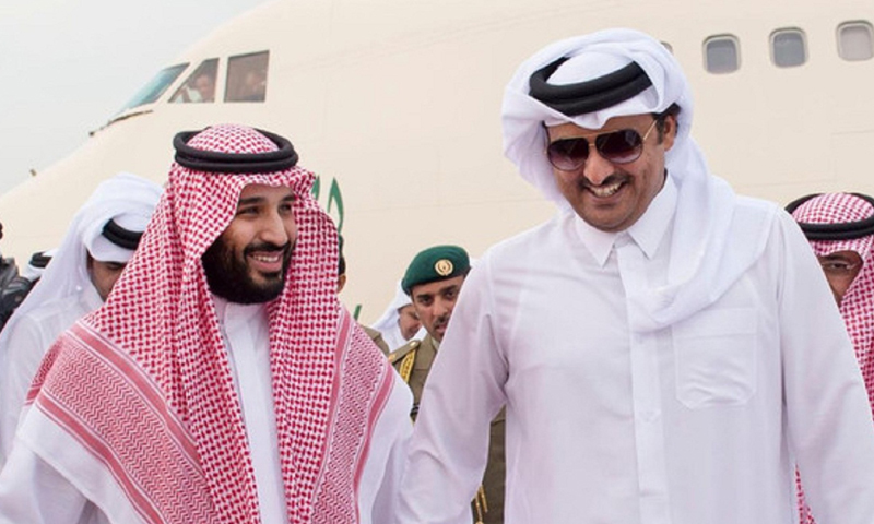 أمير قطر تميم بن حمد وولي العهد السعودي محمد بن سلمان - 12 أيار 2015 - (واس)