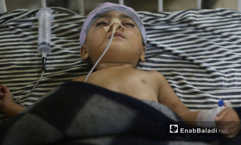 طفل سوري في مشفى بمدينة دوما المحاصرة بريف دمشق - تشرين الأول 2015 (عنب بلدي)