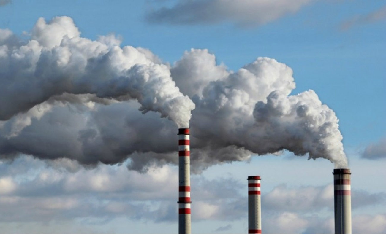 انبعاثات ثاني أكسيد الكربون من أحد المصانع (انترنت)