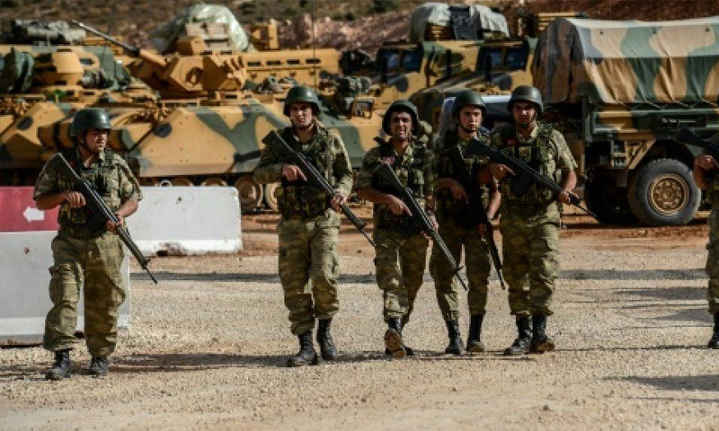 عناصر من الجيش التركي على الحدود السورية- التركية - (انترنت)
