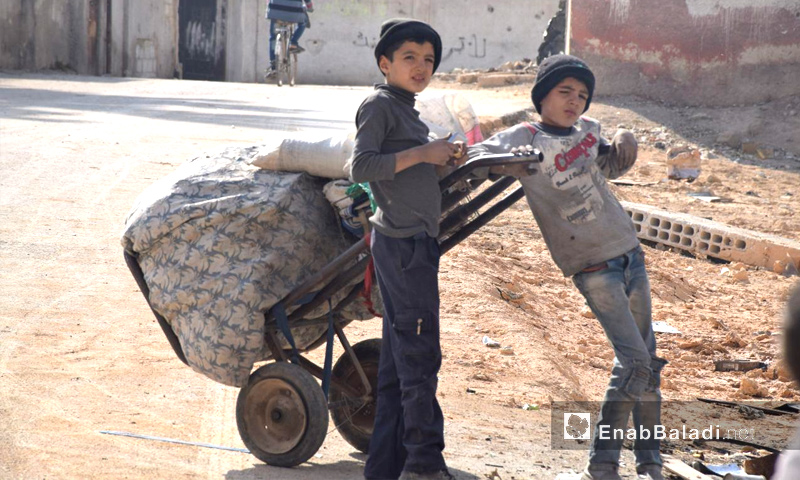 أطفال في بلدة حمورية بريف دمشق داخل الغوطة الشرقية - 25 تشرين الثاني 2017 (عنب بلدي)