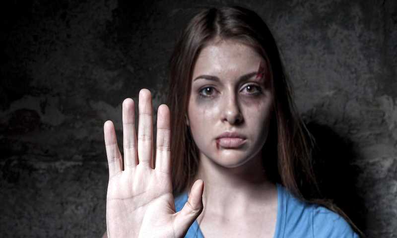 حملة مناهضة للعنف ضد المرأة (إنترنت)