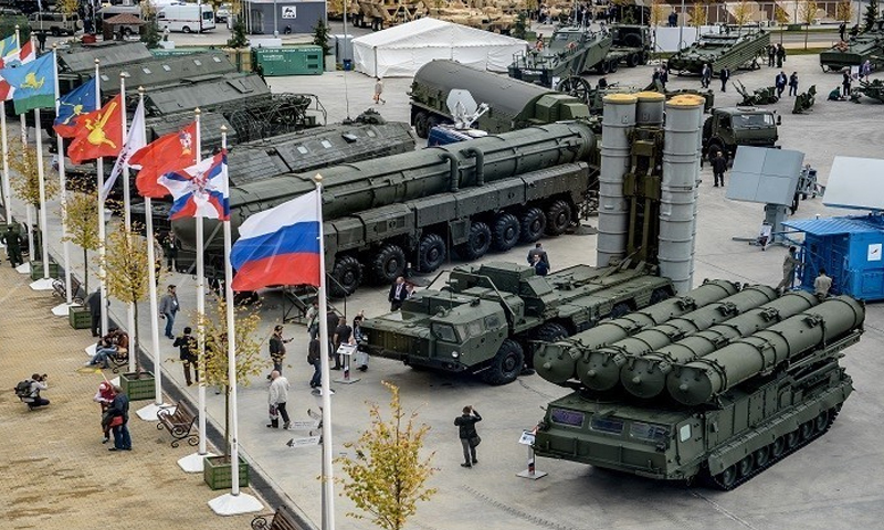 نماذج من الأسلحة الروسية في معرض "الجيش 2016" (سبوتنيك)