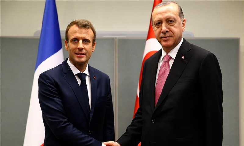 لقاء الرئيس التركي والفرنسي في الجمعة 5كانون الثاني(الأناضول)