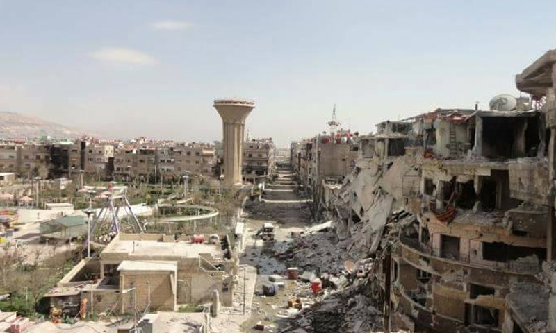 الدمار الذي حل بالأبنية السكنية في مدينة داريا جراء الحملة العسكرية من قبل قوات الأسد- حزيران 2016 (فيس بوك)