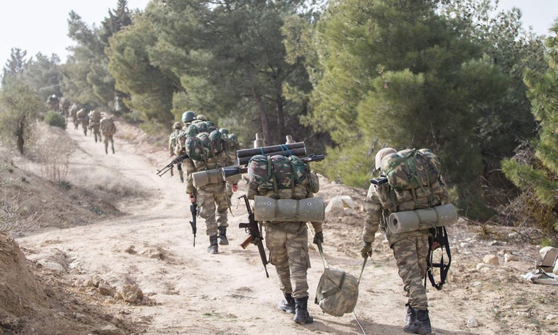 عناصر من الجيش التركي في جبل برصايا شمالي حلب - 22 كانون الثاني 2018 (TRT)