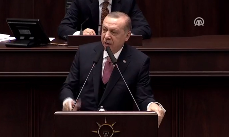 الرئيس التركي رجب طيف أردوغان خلال حديثه أمام حزب "العدالة والتنمية" - 20 شباط 2018 (الأناضول)