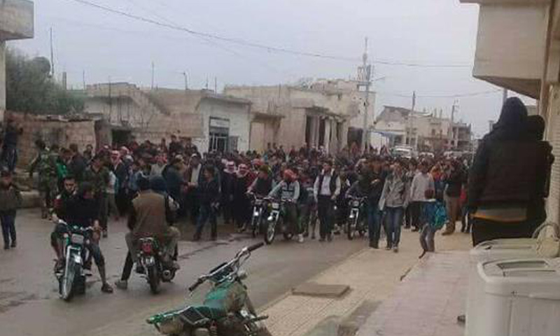 مظاهرات في مدينة انخل تطالب بإخراج هيئة تحرير الشام - 28 آذار 2018 (فيس بوك)