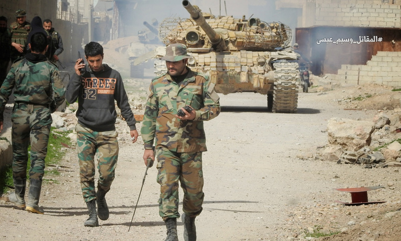 عناصر من قوات الأسد على جبهة النشابية في الغوطة الشرقية - 3 آذار 2018 (وسيم عيسى)