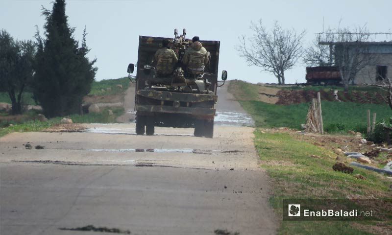 شاحنة تحمل جنود من الجيش الحر في بلدة كرناز بعد السيطرة عليها – 14 آذار 2018 (عنب بلدي)