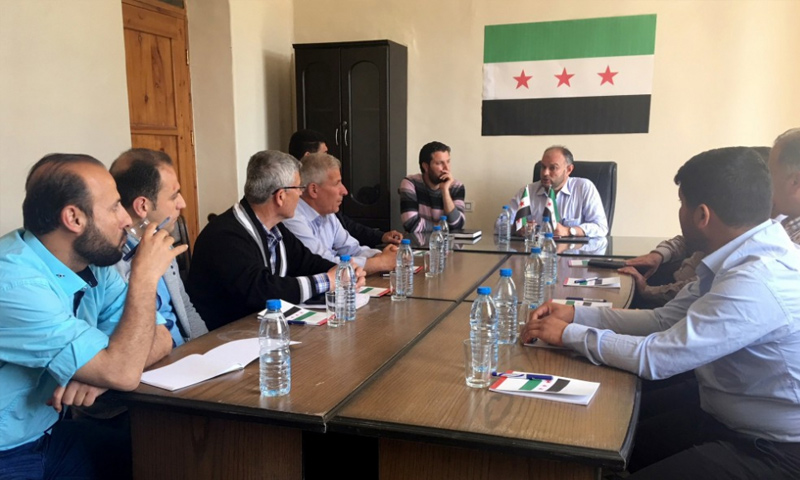اجتماع لأعضاء مجلس جنديرس المحلي في محيط عفرين - 21 نيسان 2018 (الائتلاف السوري)