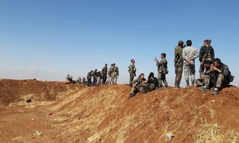 عناصر من قوات الأسد في محيط منطقة اللجاة بريف درعا الشرقي - 27 من حزيران 2018 (قوات النمر)