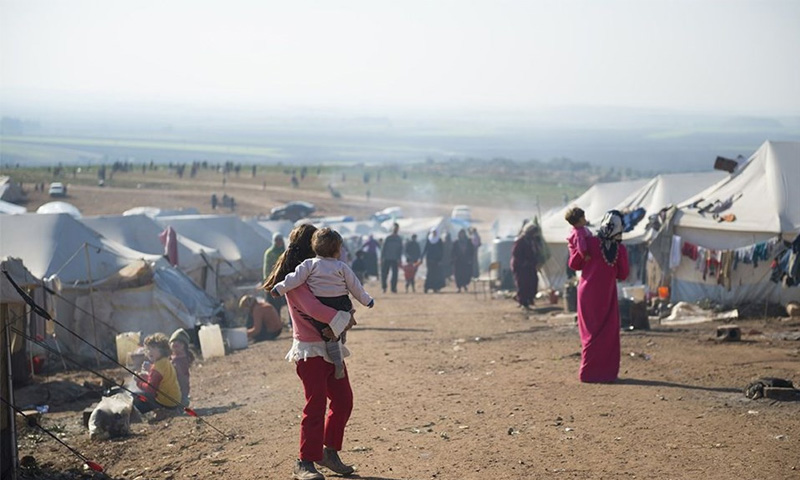 لاجئون سوريون في أحد المخيمات في تركيا (NTV)